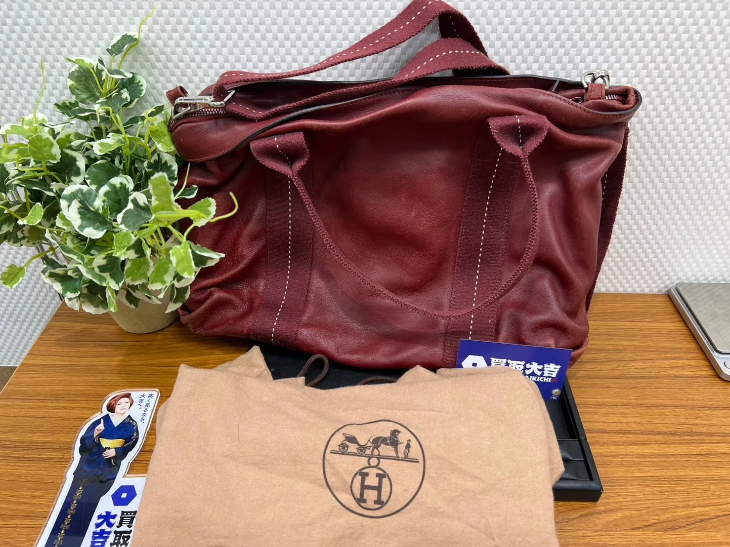 女性スタッフの丁寧査定｜買取大吉和歌山
